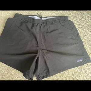 Patagonia Black Baggies shorts Women’s Size L Like New - worn once 5 in inseam